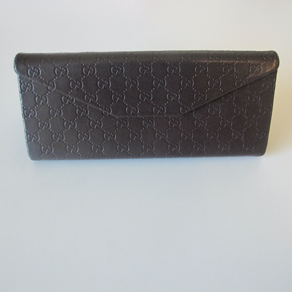 Gucci Accessories - Gucci Authentic Signature Brown Leather Logo Trifold Sunglass Case GUC